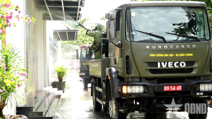  Tham quan phương án ứng phó sự cố hóa chất độc tại Lữ đoàn 88. 