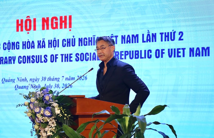 Lãnh sự danh dự bang Zug (CHLB Đức) Philipp Rösler phát biểu tại hội nghị. Ảnh: Báo Thế giới và Việt Nam