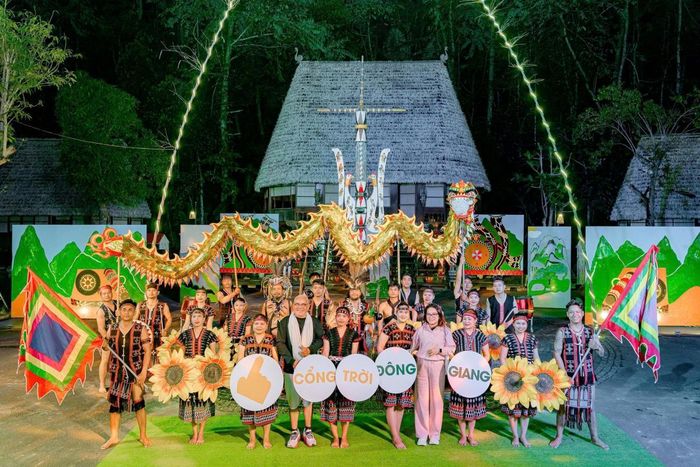 Sản phẩm du lịch văn hóa đậm nét truyền thống, góp phần đưa du khách đến với khu vực phía Tây Đà Nẵng.
