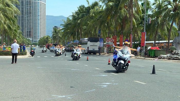 Không khí luyện tập vẫn diễn ra khẩn trương tại các thao trường và khu vực biểu diễn.