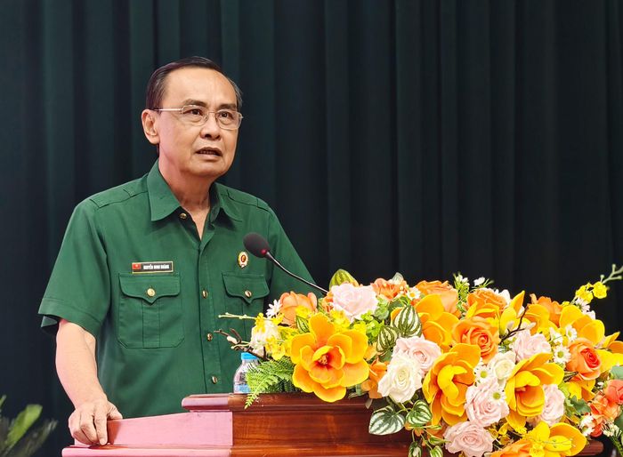  Thiếu tướng Nguyễn Minh Hoàng, Chủ tịch Hội Cựu chiến binh TPHCM, phát biểu tại hội nghị. Ảnh: NGUYỄN TÂN 