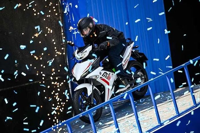 Thiết kế khí động học mới góp phần nâng cao độ ổn định và hoàn thiện diện mạo đậm chất supersport.