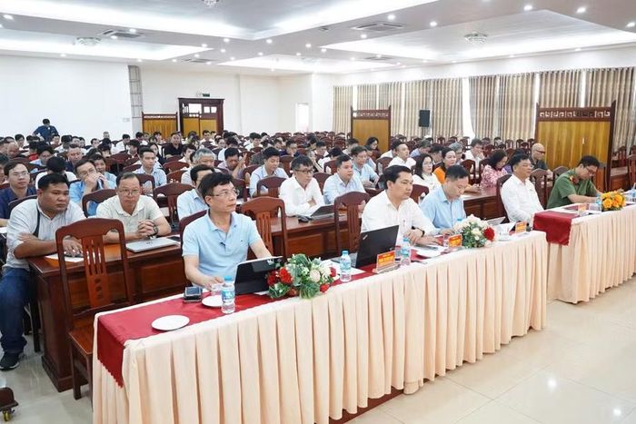 Các đại biểu, nhà báo tham dự hội thảo và tập huấn.