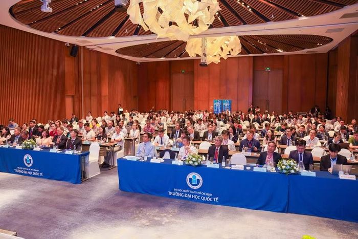 Toàn cảnh phiên khai mạc Hội nghị Quốc tế về sự phát triển Kỹ thuật Y sinh (BME) lần thứ 11.