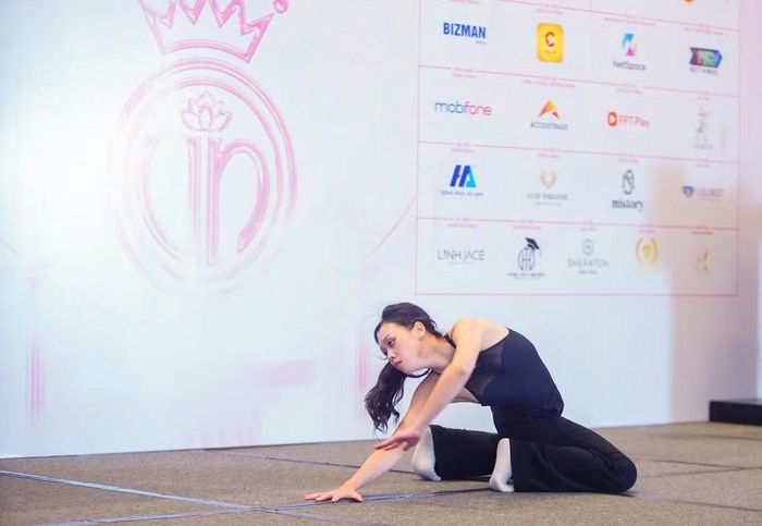 Thí sinh Nguyễn Lâm Bảo Ngọc, sinh viên Học viện múa Việt Nam thể hiện kỹ năng điêu luyện trên sân khấu.
