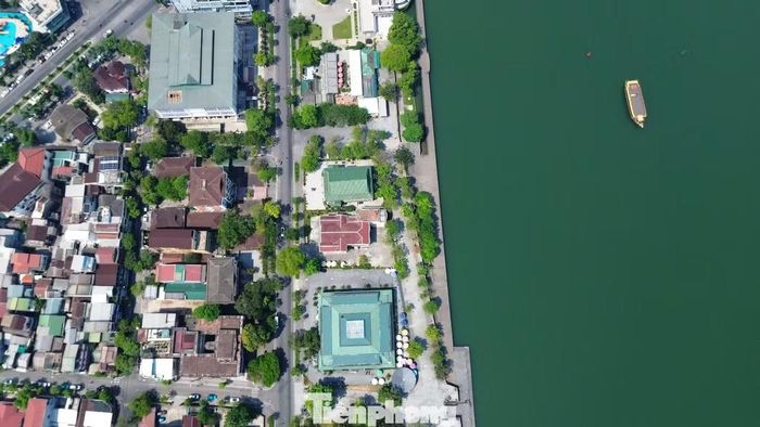 Khu nhà đất số 22-24 và 28-30A Lê Lợi (phường Thuận Hóa) - thuộc vị trí "đất vàng" ven sông Hương sẽ được đấu giá, dự kiến thu khoảng 596 tỷ đồng.