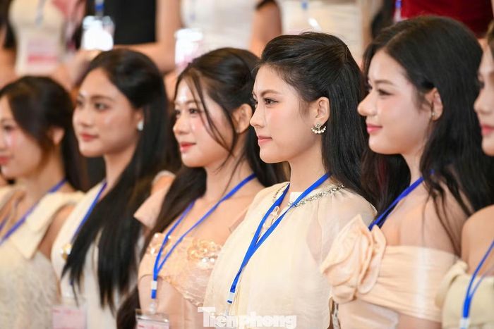Khép lại ngày sơ khảo, dù đi tiếp hay dừng lại, nhiều thí sinh cho rằng việc góp mặt tại Hoa hậu Việt Nam 2026 đã trở thành một dấu mốc đáng nhớ của tuổi trẻ, giúp họ trưởng thành và tự tin hơn trên hành trình phía trước.