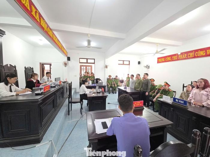 Toàn cảnh phiên tòa ngày 30/7. Ảnh: Tuấn Nguyễn.