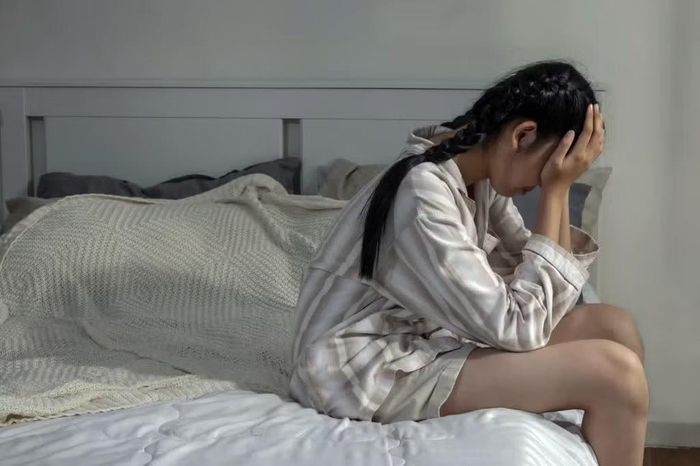 Phụ nữ đang chìm trong nỗi đau hậu chia tay là đối tượng nhắm đến của nhiều bên cung cấp dịch vụ tư vấn tình cảm.