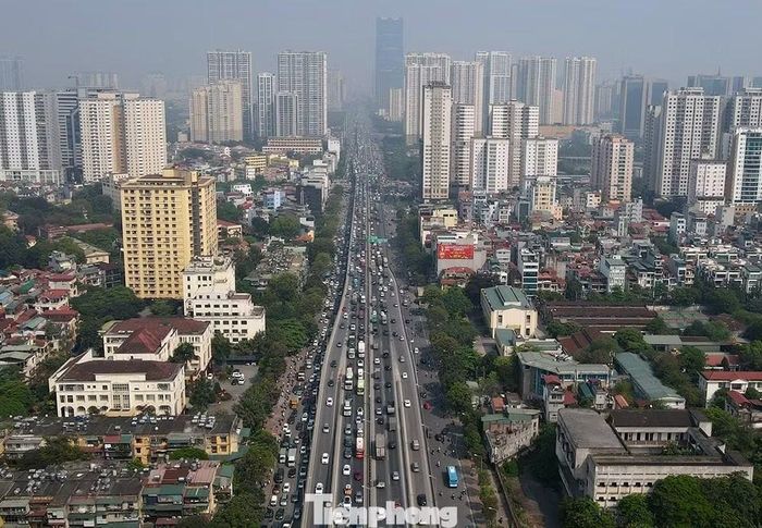 Kinh nghiệm của nhiều quốc gia cho thấy, điều quan trọng không nằm ở việc quy định chung cư có thời hạn bao nhiêu năm, mà là cơ chế bảo đảm quyền tài sản của người dân khi công trình hết niên hạn sử dụng.