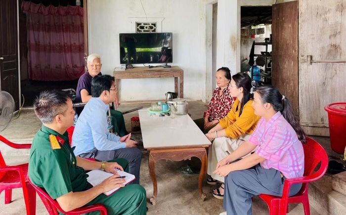Chính quyền xã Anh Sơn đang tích cực xác minh thông tin về phần mộ. (Ảnh: Thanh Mai).