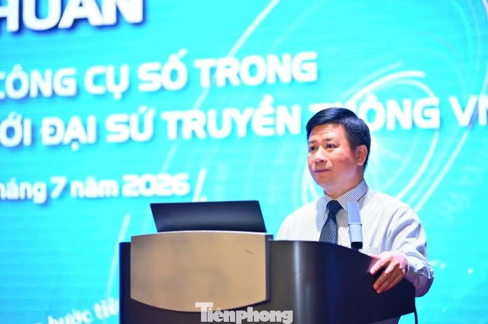 Ông Hoàng Đức Sơn - Phó Bí thư Thường trực Đảng ủy Tập đoàn VNPT phát biểu tại chương trình tập huấn.