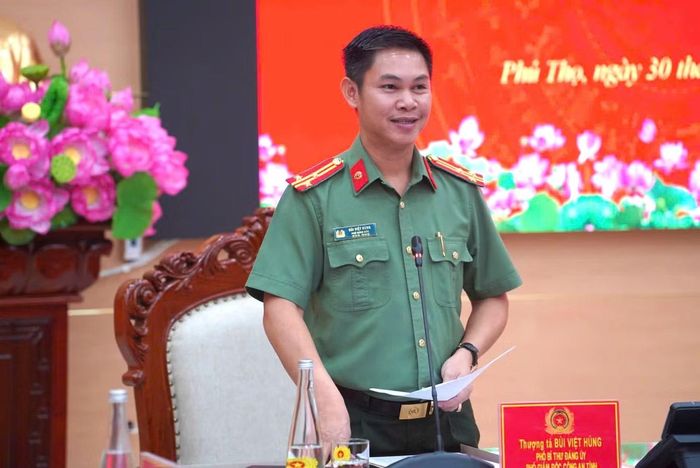Thượng tá Bùi Việt Hùng, Phó Giám đốc Công an tỉnh Phú Thọ chủ trì họp báo