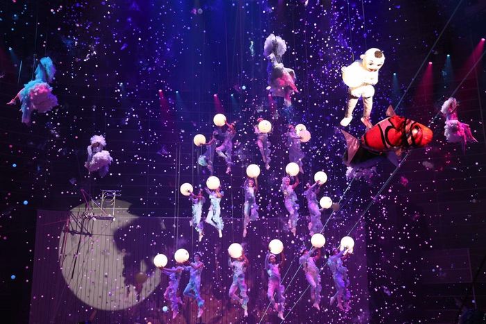  Với sự tham gia của đội ngũ nghệ sĩ tài năng Việt Nam và quốc tế, Mơ Show kể câu chuyện giàu cảm xúc. 