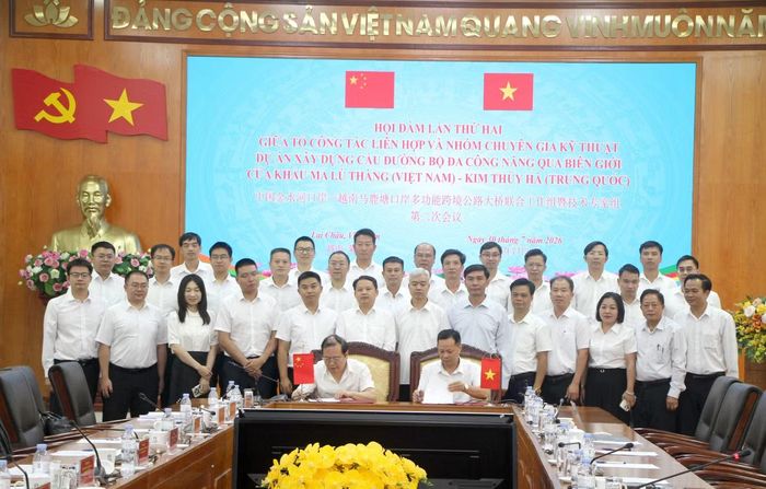 Hai bên ký kết biên bản hội đàm lần thứ 2 về xây dựng cầu đường bộ đa công năng qua biên giới cửa khẩu Ma Lù Thàng (Việt Nam) - Kim Thủy Hà (Trung Quốc).