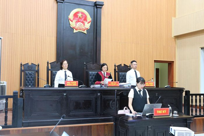 HĐXX đã tuyên phạt bị cáo Măng 1 năm tù.
