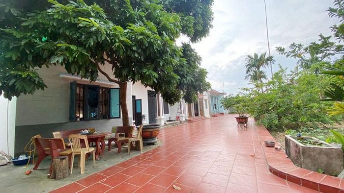 Ba căn nhà xây trên cùng mảnh đất của anh em anh Lâm