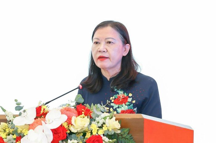 Chủ nhiệm Ủy ban Dân nguyện và Giám sát Lê Thị Nga phát biểu. Ảnh: QH
