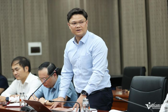 Ông Bùi Quốc Thắng, Quyền Giám đốc Trung tâm Chuyển đổi số Bộ Dân tộc và Tôn giáo phát biểu tại hội nghị. Ảnh: Lê Anh Dũng