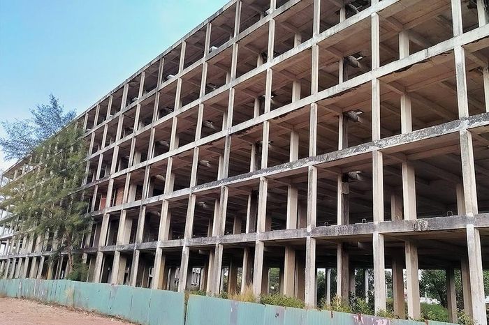Khu du lịch nghỉ dưỡng Sheraton Phú Quốc Resort xây một tòa nhà từ 2019 rồi "treo" đến nay - Ảnh: Thanh Bình.