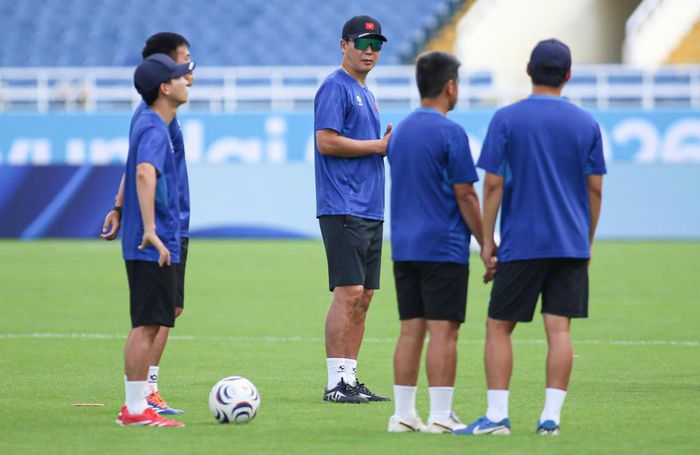 Trận tuyển Việt Nam vs Singapore lăn bóng vào lúc 20h ngày 31/7 trên SVĐ Mỹ Đình.