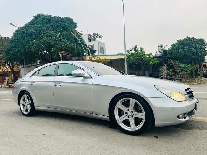 Mercedes-Benz CLS350 2007. Ảnh: Nguyễn Hoài Sơn