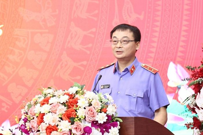 Đồng chí Nguyễn Hoài Nam, Viện trưởng VKSND TP Hà Nội phát biểu tại buổi gặp mặt.