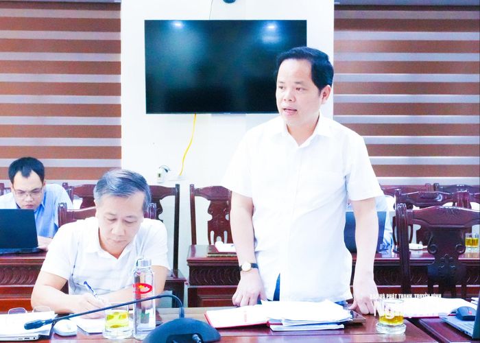 Phó Chủ tịch Ủy ban MTTQ Việt Nam tỉnh Phan Sỹ Cường báo cáo Kế hoạch tổ chức "Tháng nghe dân nói" năm 2026. Ảnh: Mai Hoa