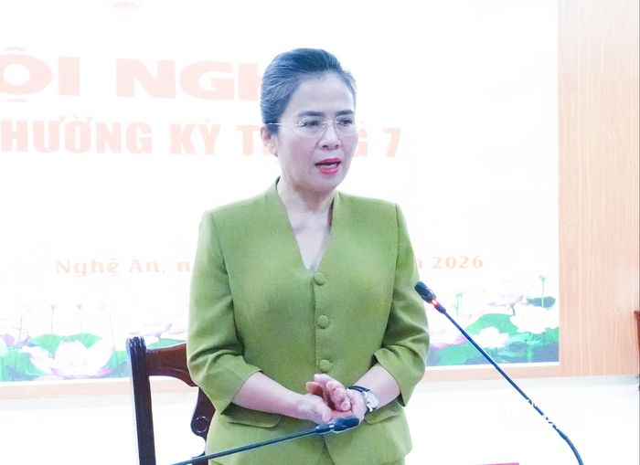 Đồng chí Võ Thị Minh Sinh - Phó Bí thư Tỉnh ủy, Chủ tịch Ủy ban MTTQ Việt Nam tỉnh kết luận phiên họp. Ảnh: Mai Hoa