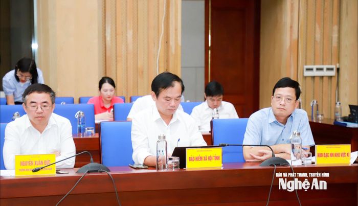 Các đại biểu dự phiên họp thường kỳ tháng 7/2026 của UBND tỉnh. Ảnh: Thành Duy