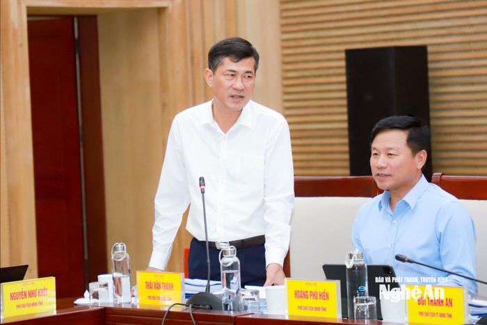 Đồng chí Thái Văn Thành - Ủy viên Ban Chấp hành Đảng bộ tỉnh, Phó Chủ tịch UBND tỉnh phát biểu đề cập đến một số nội dung quan trọng thuộc lĩnh vực giáo dục và khoa học, công nghệ. Ảnh: Thành Duy
