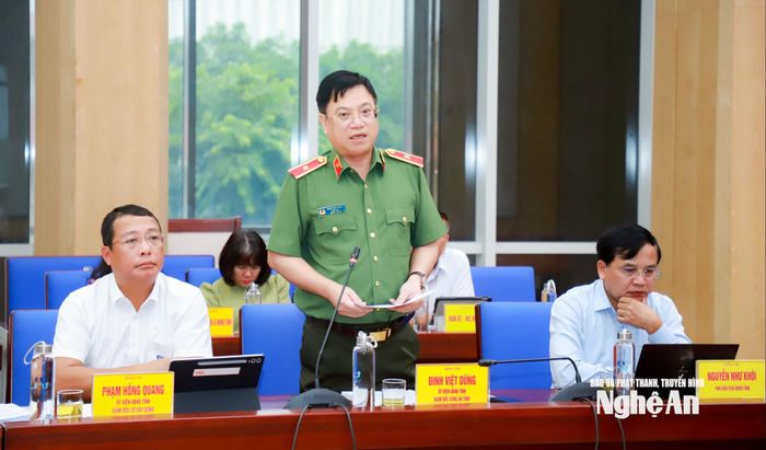 Thiếu tướng Đinh Việt Dũng - Ủy viên Ban Thường vụ Tỉnh ủy, Giám đốc Công an tỉnh phát biểu tại phiên họp thường kỳ tháng 7/2026. Ảnh: Thành Duy