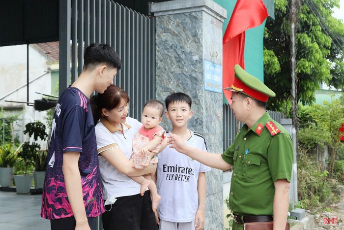 Lực lượng công an cơ sở tăng cường nắm chắc tình hình, địa bàn, vận động bà con chung tay tố giác tội phạm, góp phần nâng cao hiệu quả công tác quản lý nhà nước về ANTT.