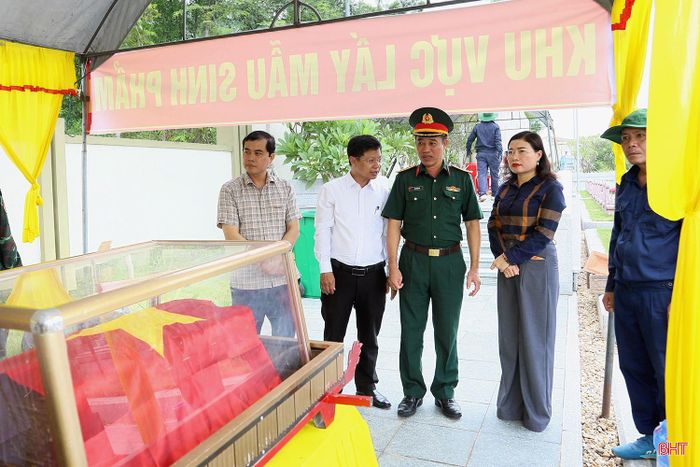 Sau 1,5 ngày triển khai, các lực lượng đã khai quật 52/63 phần mộ liệt sĩ.
