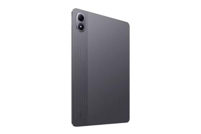 Cụm camera và mặt lưng tối giản cho thấy sản phẩm hướng đến tính thực dụng, dễ mang theo mỗi ngày.