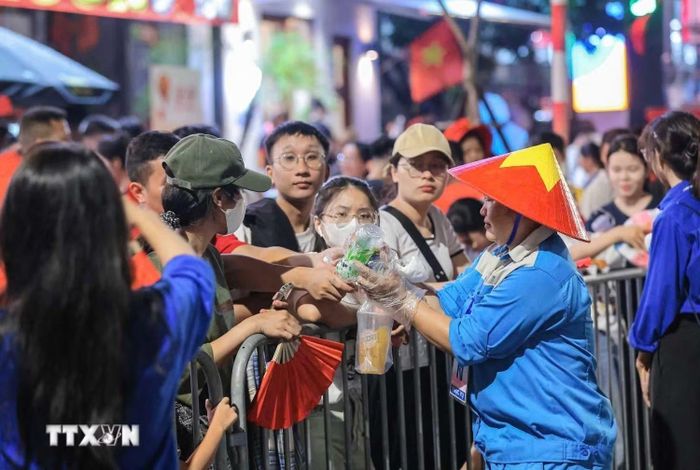 Chung tay bảo vệ môi trường. (Nguồn ảnh: TTXVN)