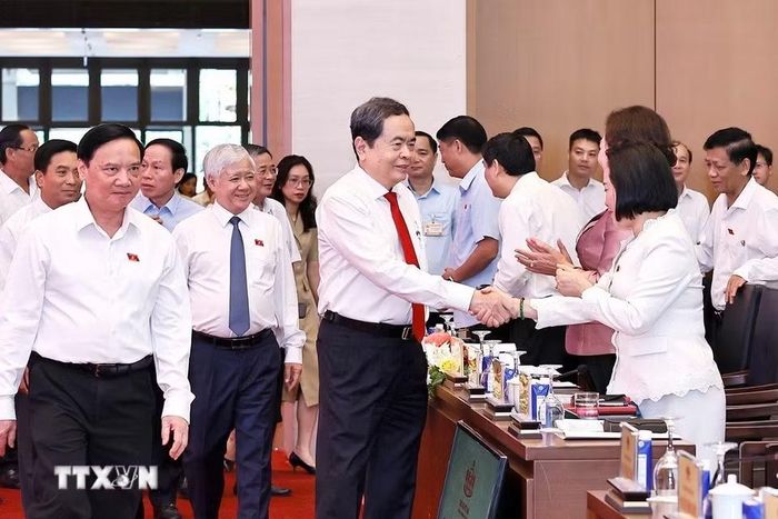 Chủ tịch Quốc hội Trần Thanh Mẫn với đại biểu dự Diễn đàn của Quốc hội về hoạt động giám sát. (Ảnh: Doãn Tấn/TTXVN)