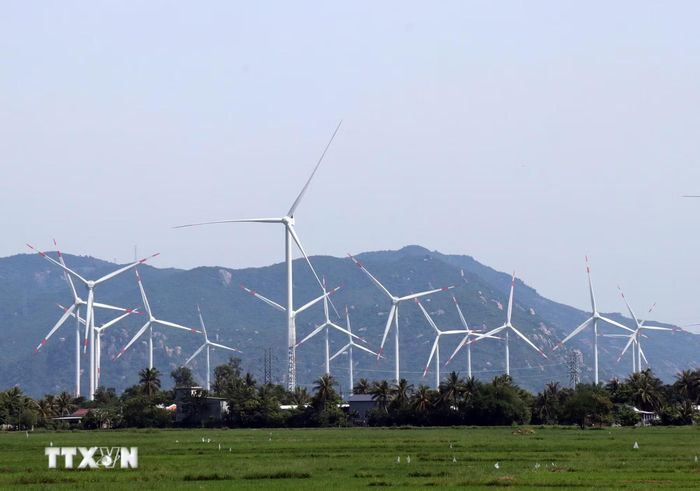 Do vướng nhiều điểm nghẽn nên một số dự án năng lượng gió tại phía Nam tỉnh Khánh Hòa không thể hoạt động liên tục. (Ảnh: Công Thử/TTXVN)
