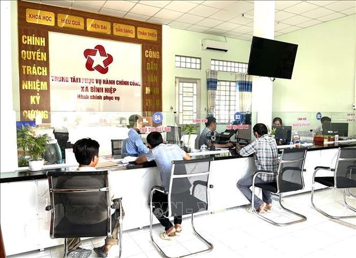 Trung tâm Phục vụ hành chính công xã Bình Hiệp được nâng cấp để phục vụ người dân tốt hơn.