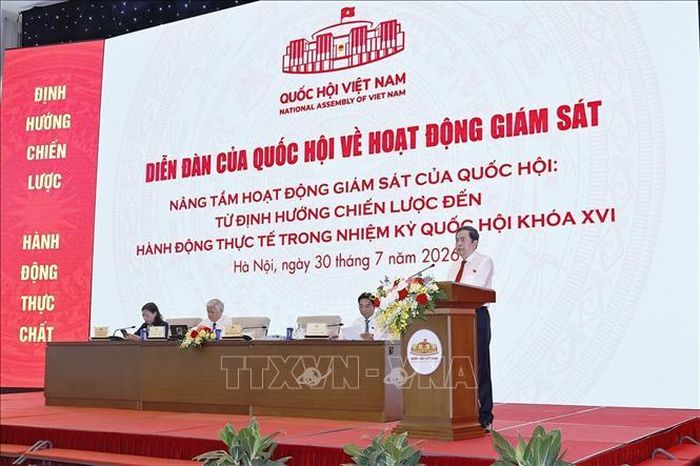 Chủ tịch Quốc hội Trần Thanh Mẫn, Trưởng Ban Tổ chức Diễn đàn phát biểu khai mạc và chỉ đạo Diễn đàn. Ảnh: Doãn Tấn/TTXVN