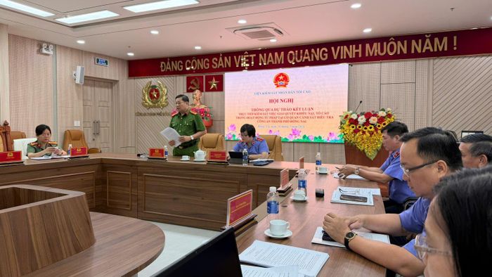 Đồng chí Đại tá Lâm Văn Long, Phó Giám đốc Công an thành phố Đồng Nai tiếp thu toàn bộ nội dung dự thảo kết luận.