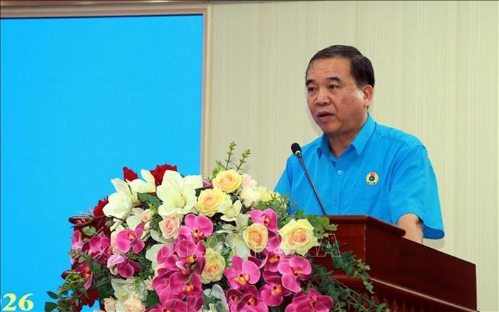 Ông Vũ Hồng Minh, Phó Chủ tịch LĐLĐ tỉnh Ninh Bình phát biểu.