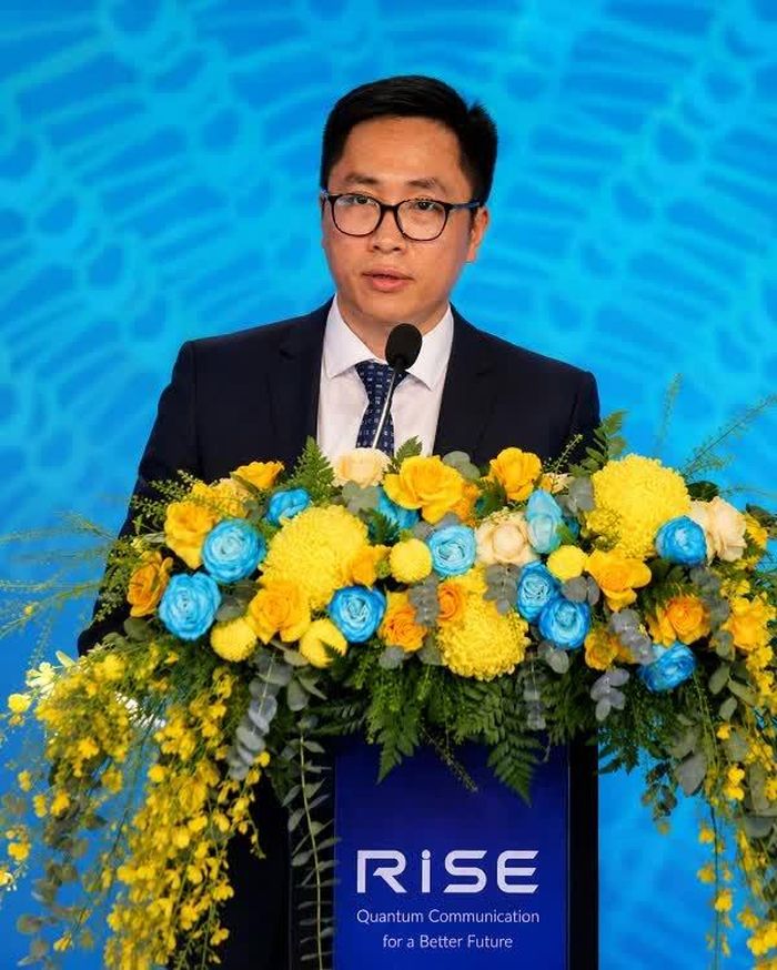 TS Tô Bá Lâm - Hiệu trưởng Trường Đại học Quang Trung, phát biểu tại chương trình.