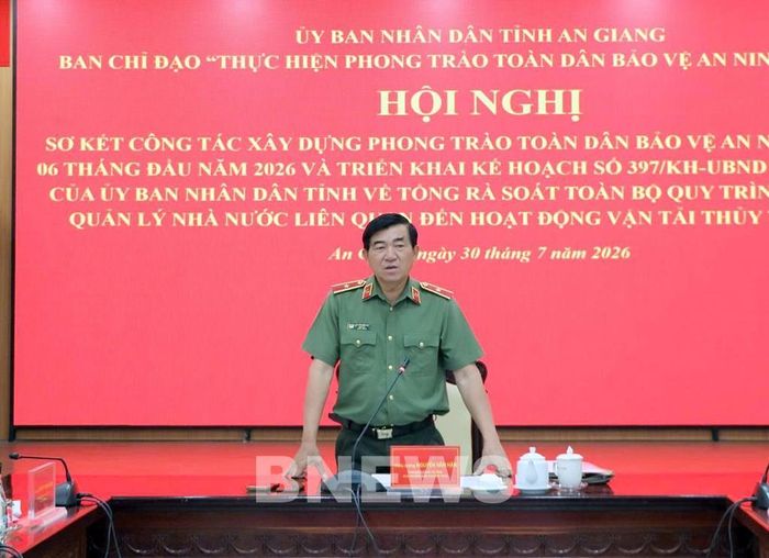 Thiếu tướng Nguyễn Văn Hận, Giám đốc Công an tỉnh An Giang phát biểu kết luận hội nghị. Ảnh: Văn Sĩ - TTXVN