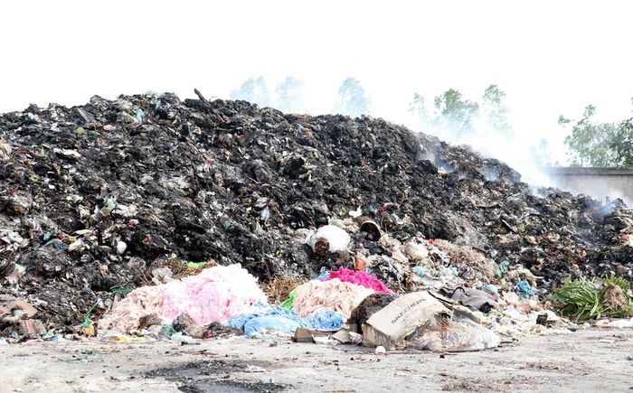 TP. Hồ Chí Minh hướng tới mục tiêu thu gom, xử lý 100% rác thải sinh hoạt vào năm 2030. Ảnh minh họa: Nguyễn Công Hải - TTXVN