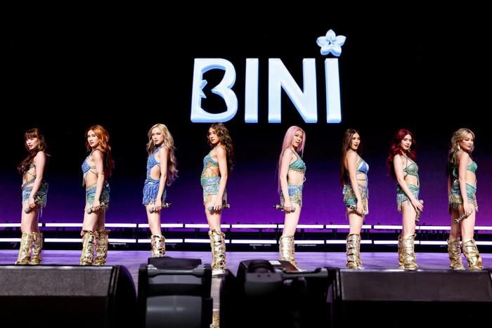 Nhóm nhạc nữ BINI 