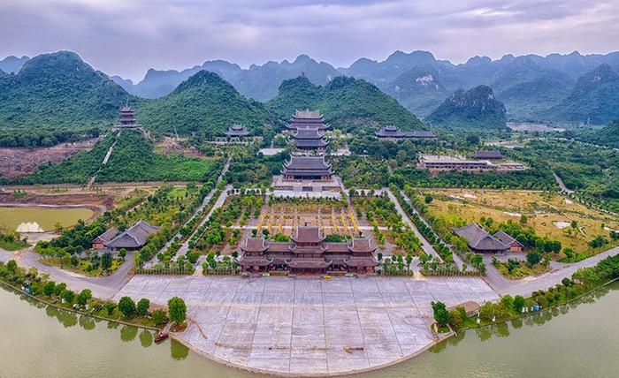 Quần thể danh thắng Tam Chúc. Ảnh: báo Nhân Dân