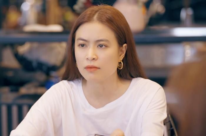 Ca sĩ Hoàng Thùy Linh