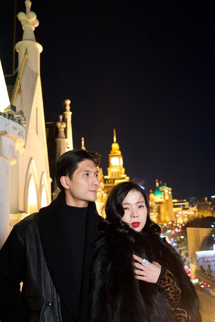 Lâm Bảo Châu đồng hành với Lệ Quyên trong MV mới.