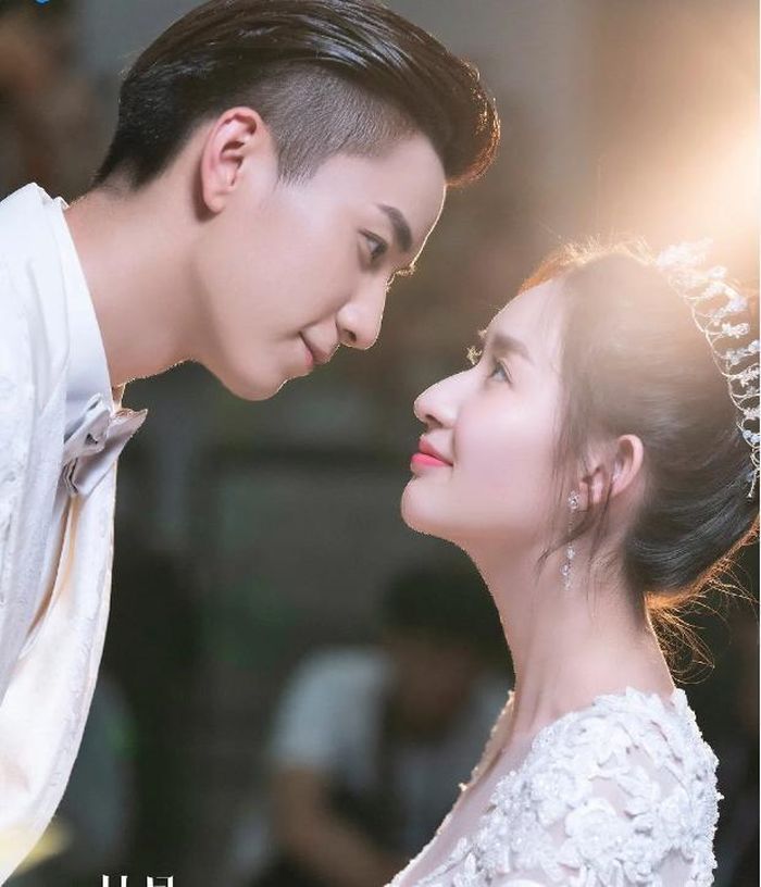 Do một hiểu lầm, CEO Doãn Tư Thần và cô gái mua hàng thời trang Cố Hề Hề ký hợp đồng kết hôn trong ba tháng. Từ cuộc hôn nhân giả, cả hai dần nảy sinh tình cảm thật. Chemistry bùng nổ của cặp diễn viên trẻ giúp bộ phim trở thành một trong những tác phẩm cưới trước yêu sau được yêu thích nhất.